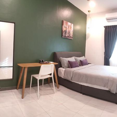 Just Austin Guesthouse Ипох Экстерьер фото