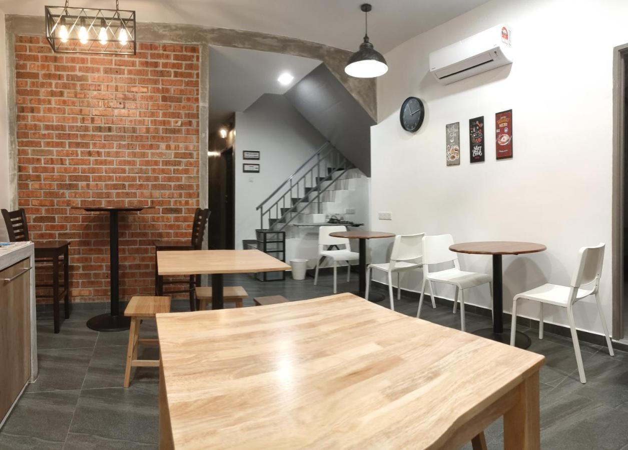 Just Austin Guesthouse Ипох Экстерьер фото
