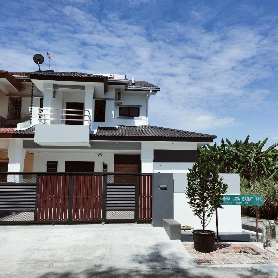 Just Austin Guesthouse Ипох Экстерьер фото