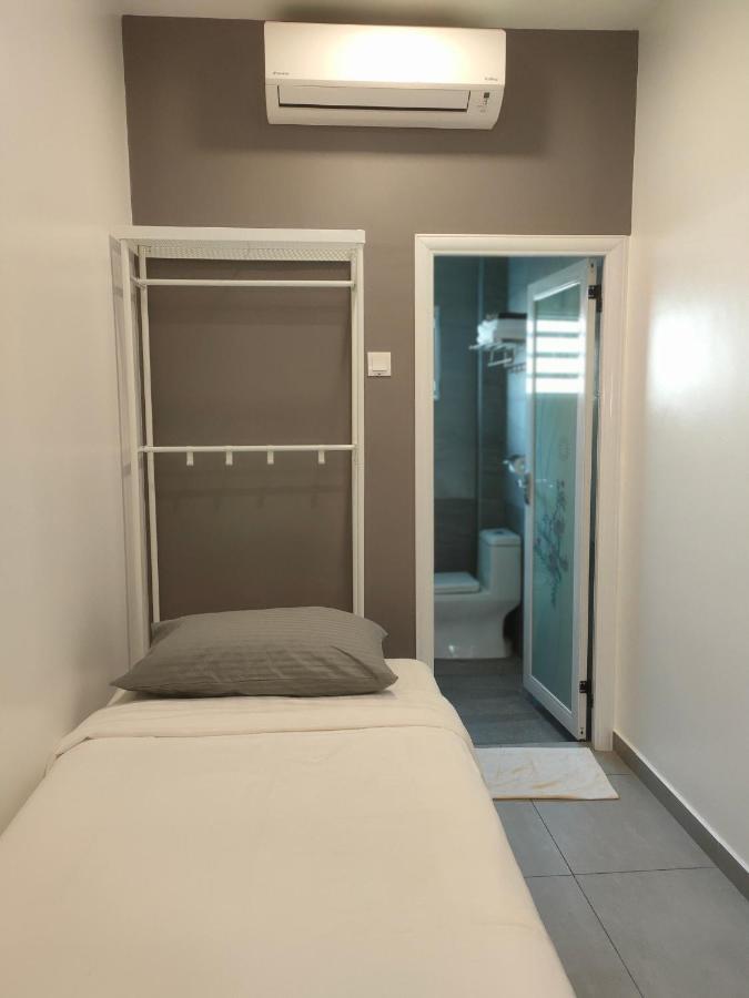 Just Austin Guesthouse Ипох Экстерьер фото